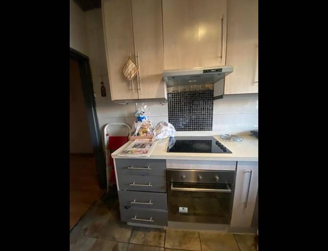 2 BEDROOM APARTMENT FOR SALE IN WYCHWOOD